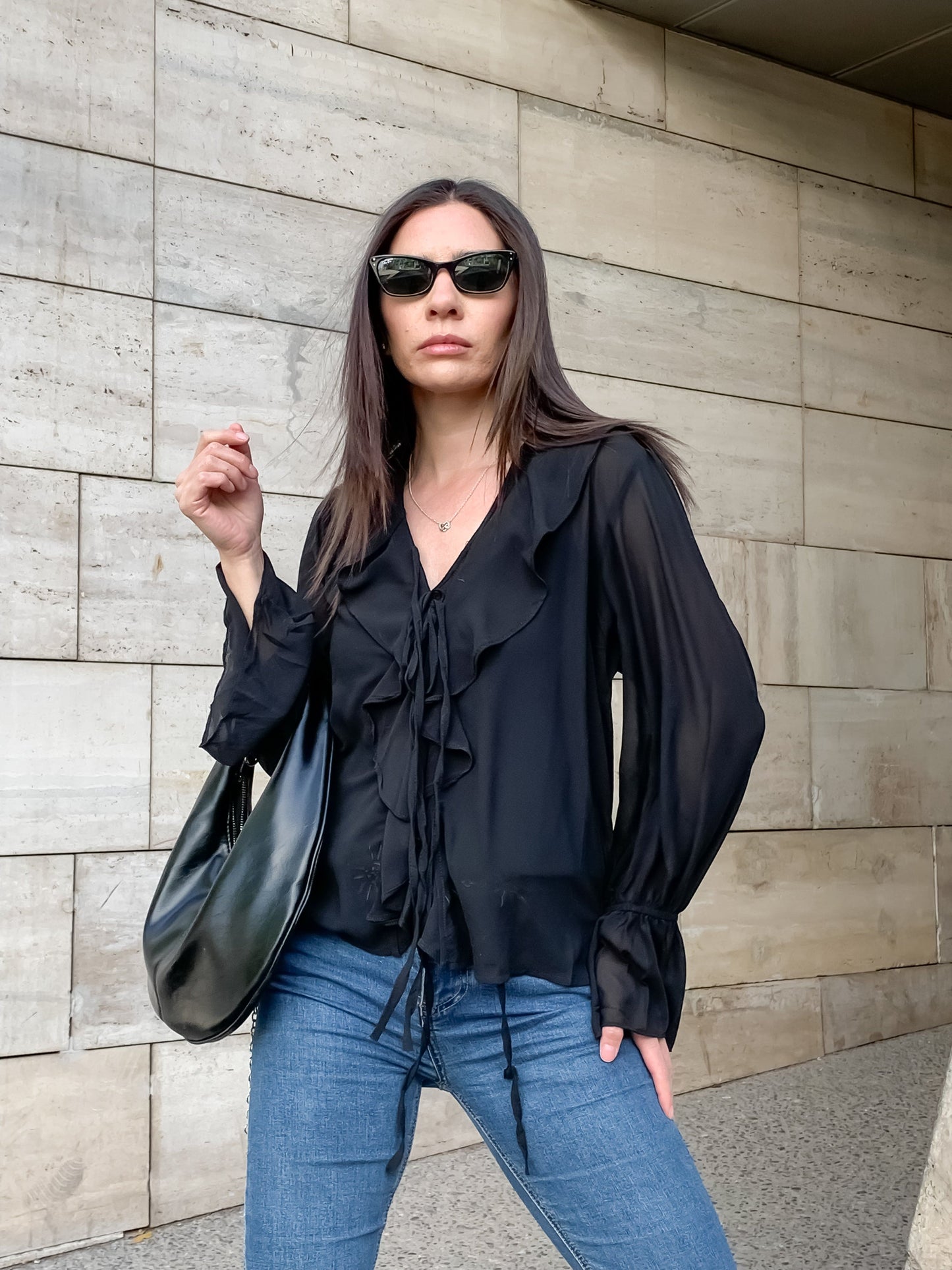 Blusa Volantes Negra