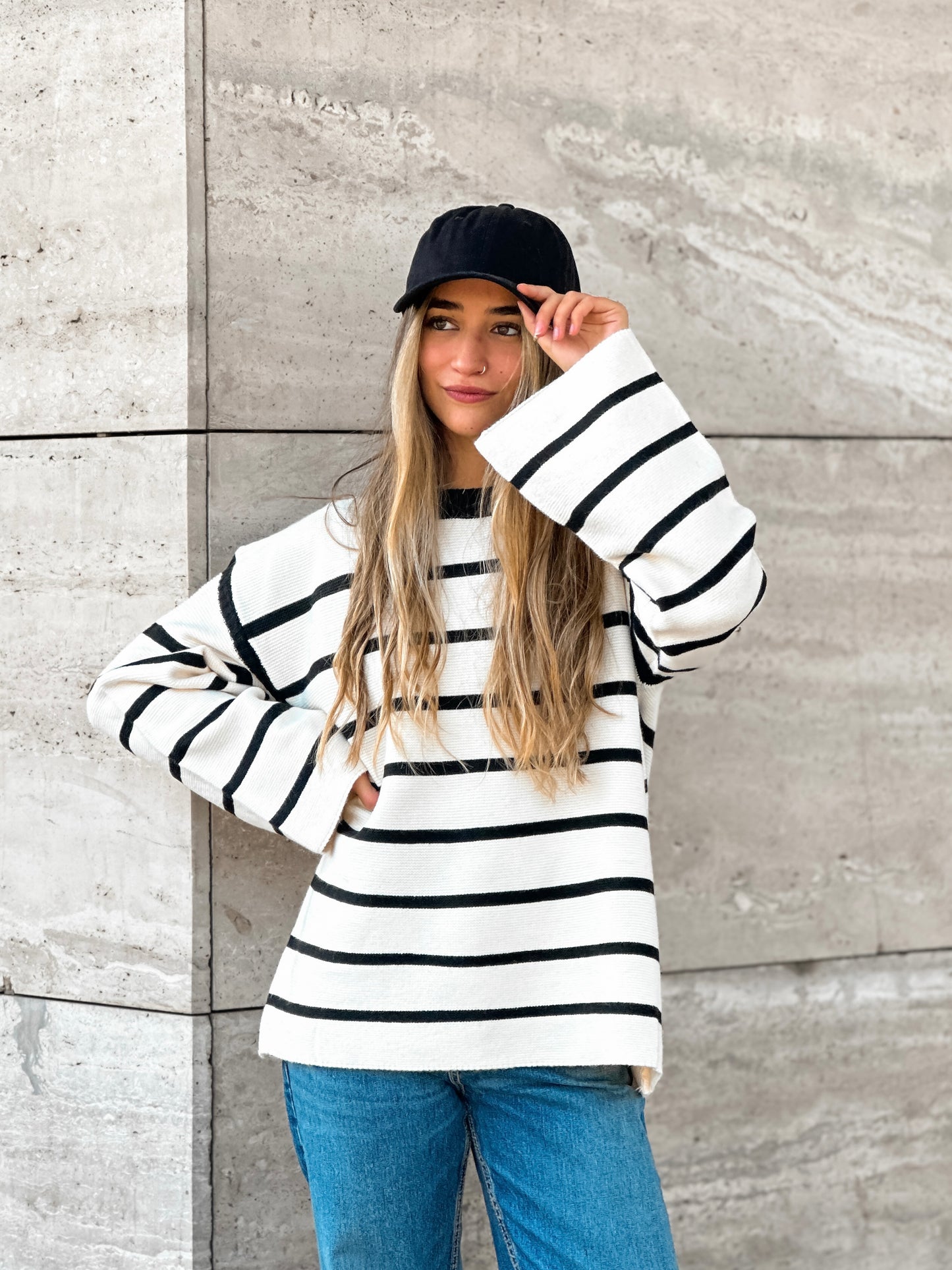 Sweater Line Negro