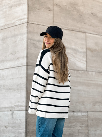 Sweater Line Negro